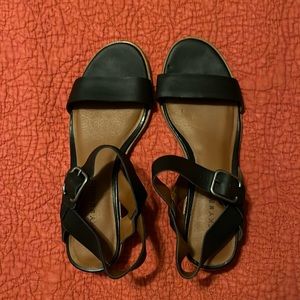 Lucky Brand Women’s Size  8 black sandals